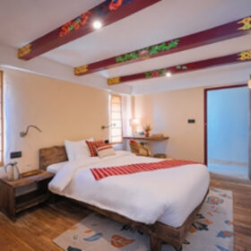 red-panda-outpost-bedroom-interior-500×500